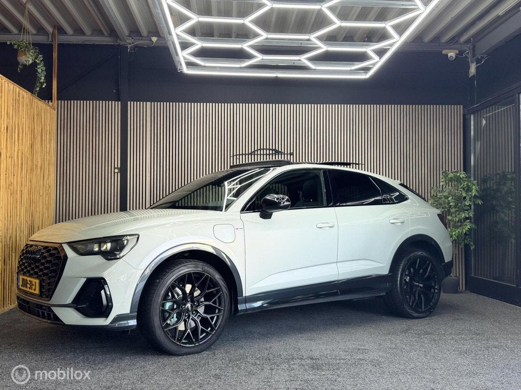 Audi Q3 Sportback 45 TFSI e S-Line|Pano|Cam|Acc|Led|Carplay, Auto's, Audi, Gebruikt, Automatische klimaatregeling, Hybride Elektrisch/Benzine