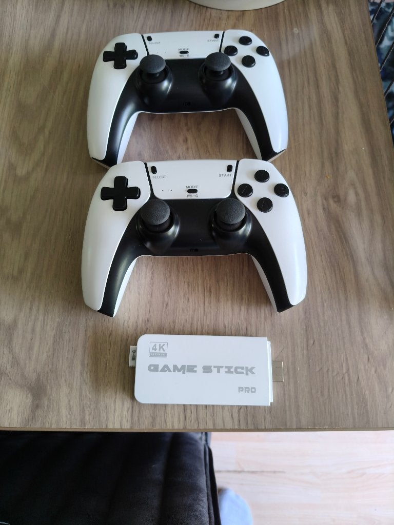 te koop 4K gamestick  + 2 controllers, Computers en Software, Joysticks, Ophalen of Verzenden, Gebruikt, Overige merken