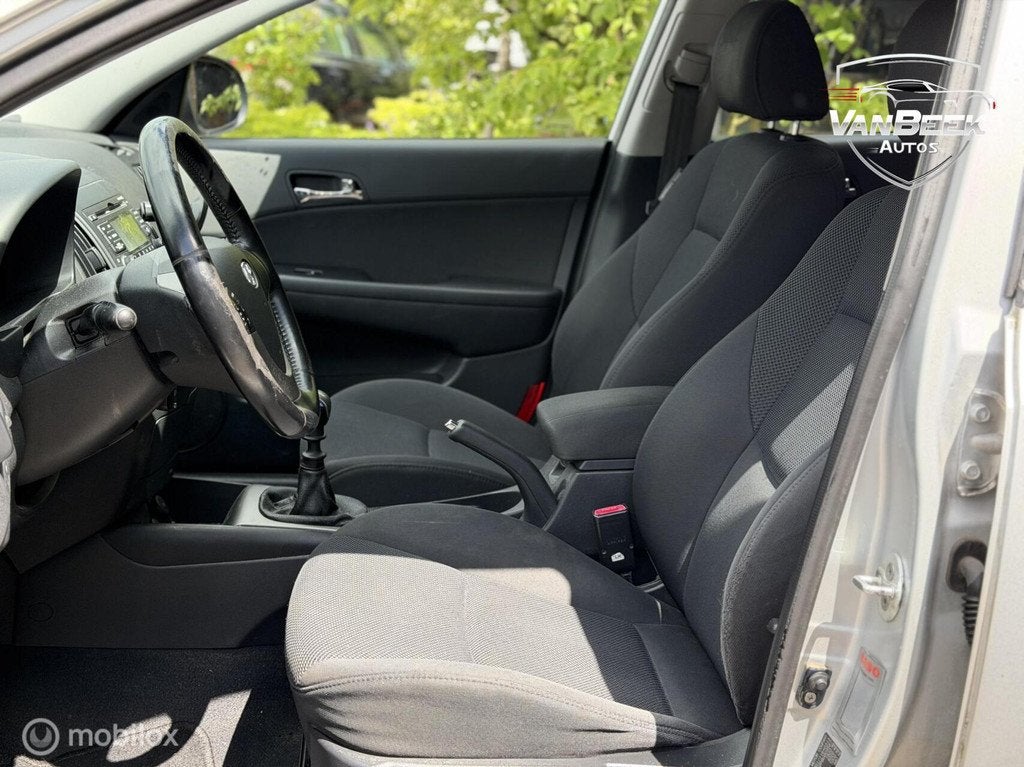 Hyundai i30 CW 1.6i Dynamic, Voorwielaandrijving, Gebruikt, 1591 cc, 4 cilinders