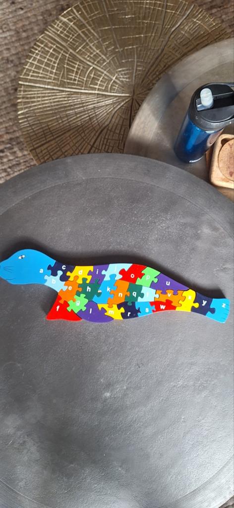 Houten letter puzzel zeehond (2 stukjes beschadigd), Kinderen en Baby's, Speelgoed | Kinderpuzzels, 2 tot 4 jaar, Gebruikt, 10 tot 50 stukjes