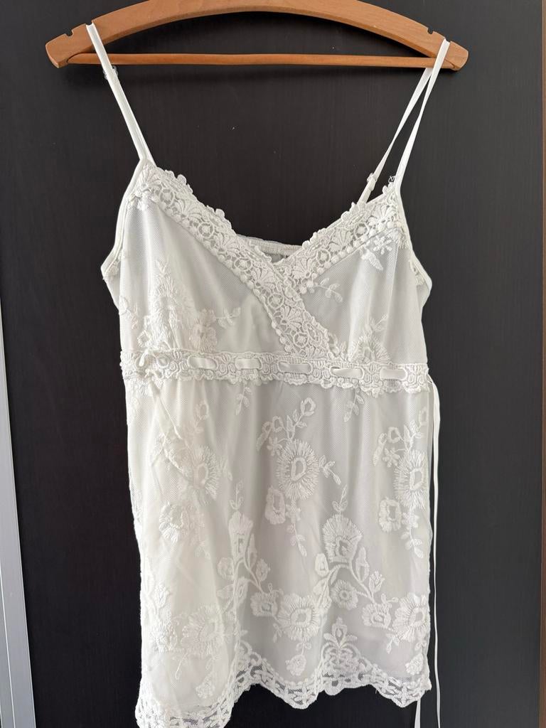 Wit kanten helmpje / topje, Kleding | Dames, Tops, Wit, Ophalen of Verzenden, Zo goed als nieuw, Maat 36 (S)