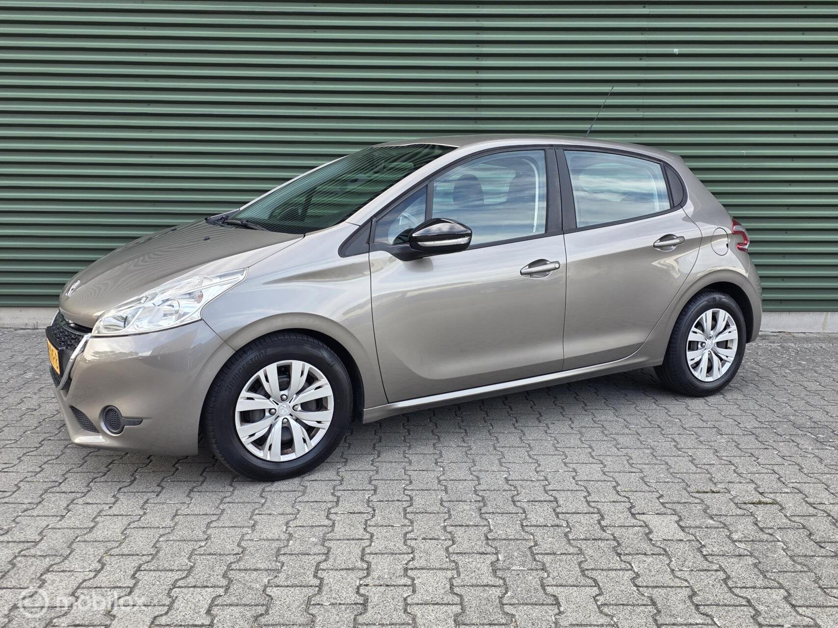 Peugeot 208 1.4 VTi Allure|Airco|Groot-Scherm|, Auto's, Voorwielaandrijving, Euro 5, Stof, Origineel Nederlands