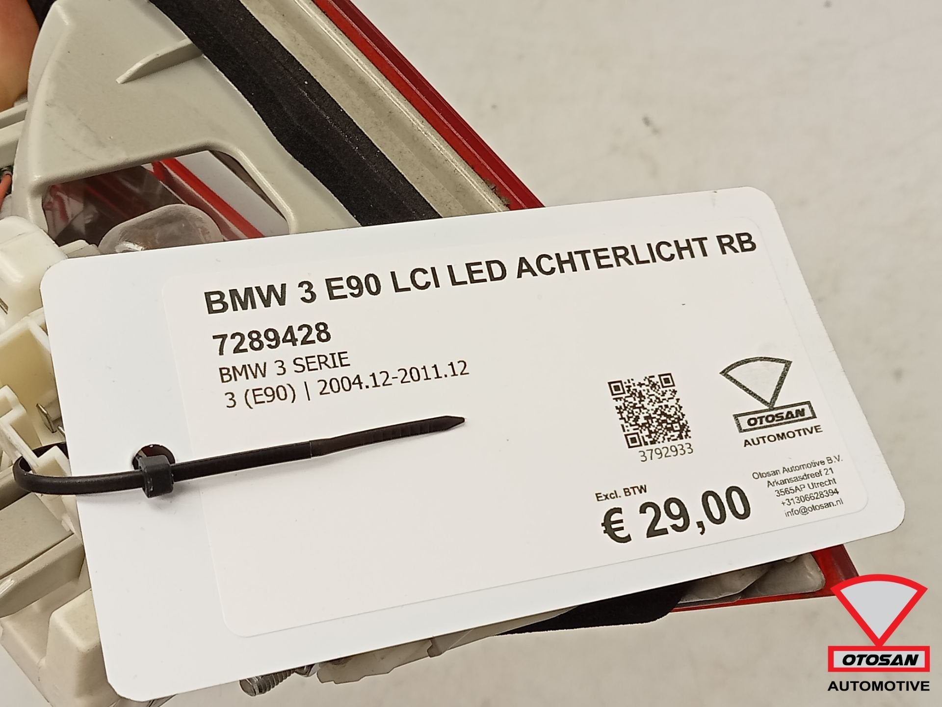BMW 3 Serie E90 LCI LED Achterlicht Rechts Binnen 7289428, Petuelring 130
80788  Munich, DE, Gebruikt, Info@bmw.de, Ophalen of Verzenden