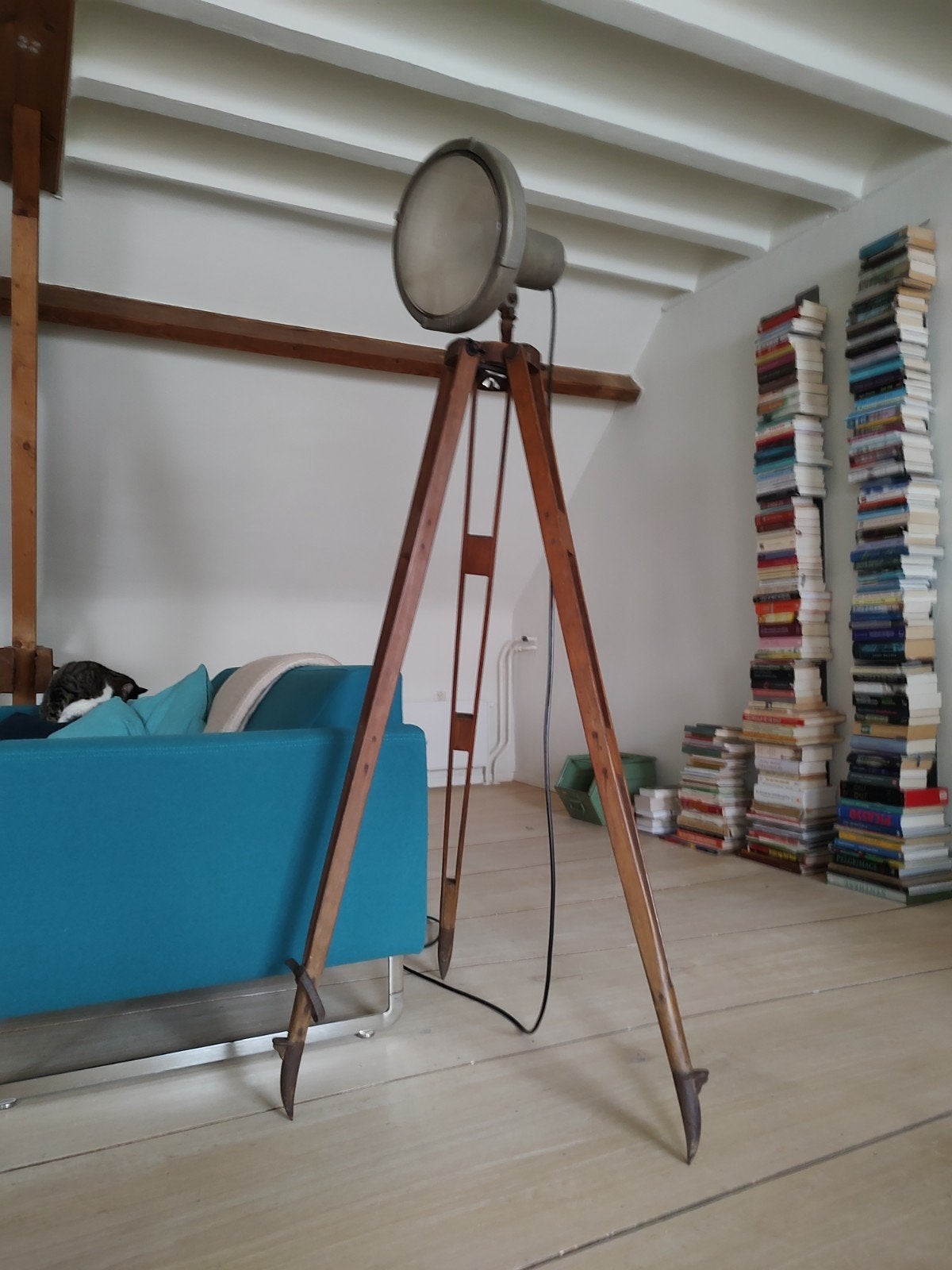 Vintage Staande Lamp op Houten Statief - Decoratief Licht, Antiek en Kunst, Ophalen