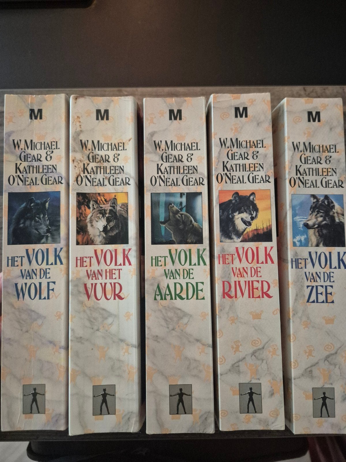 5 delen van de prachtige boeken 'Het Volk van....', Ophalen of Verzenden, Gelezen