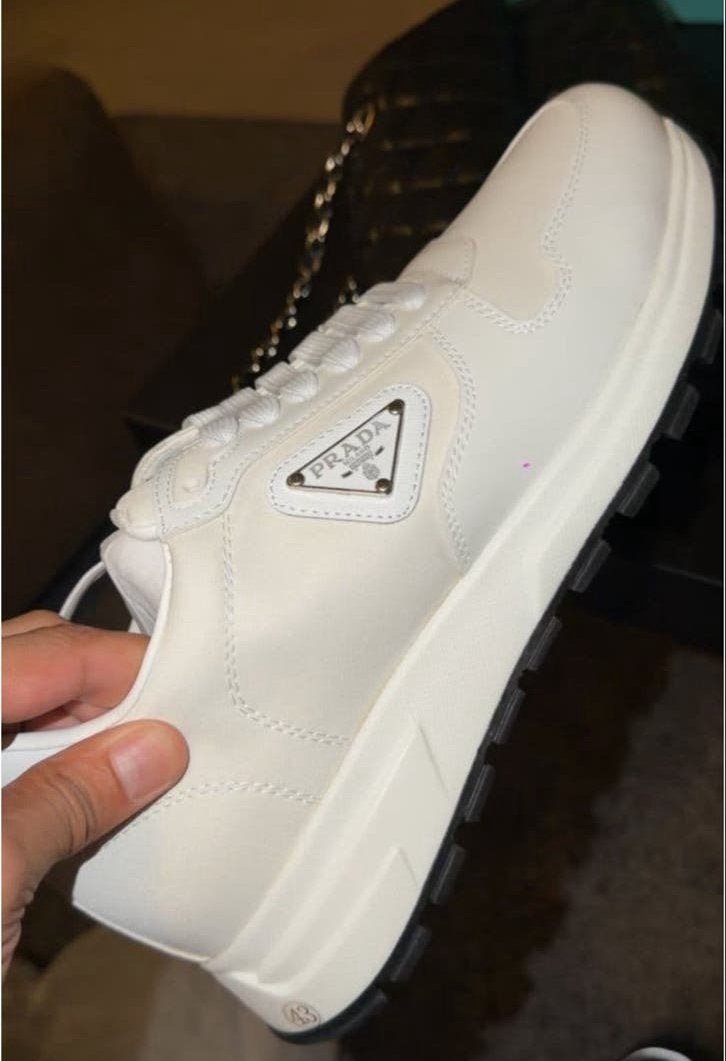 Prada sneakers maat 43 nieuw in doos, Ophalen of Verzenden, Nieuw, Wit, Sneakers of Gympen