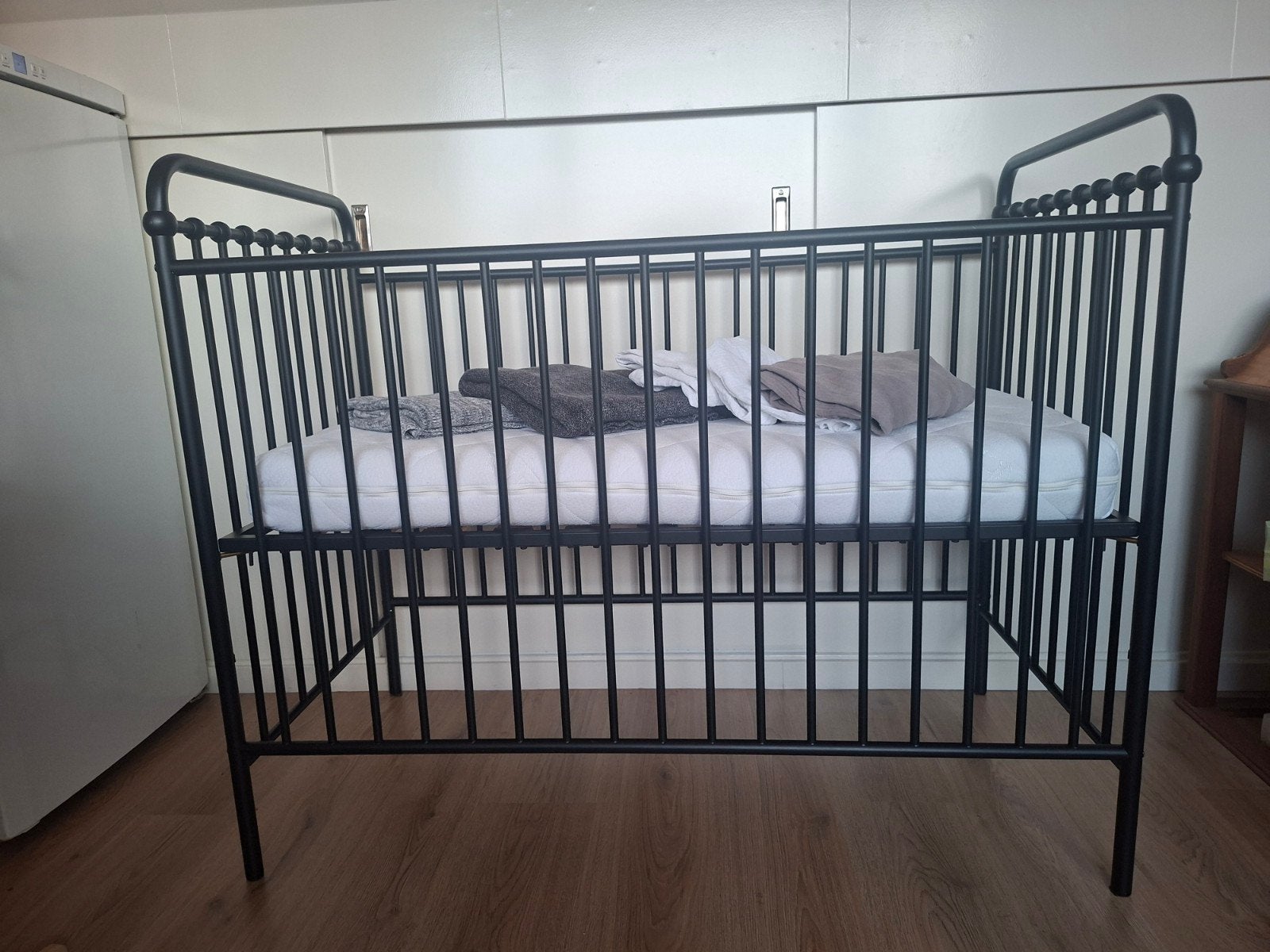 Ledikant zwart babykamer set, Kinderen en Baby's, Kinderkamer | Bedden, Gebruikt, 70 tot 85 cm, 140 tot 160 cm, Ophalen