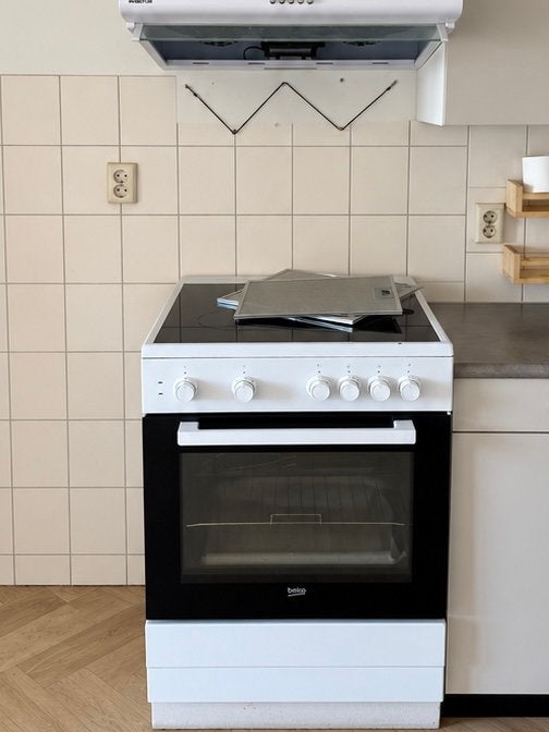Beko keramisch fornuis + Inventum afzuigkap, Ophalen, Gebruikt, Keramisch, 4 kookzones