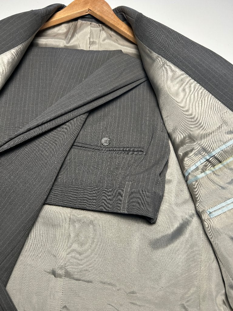 Herenkostuum grijs met krijtstreep 2 delig, Kleding | Heren, Zo goed als nieuw, Grijs, Maat 46 (S) of kleiner, C&A