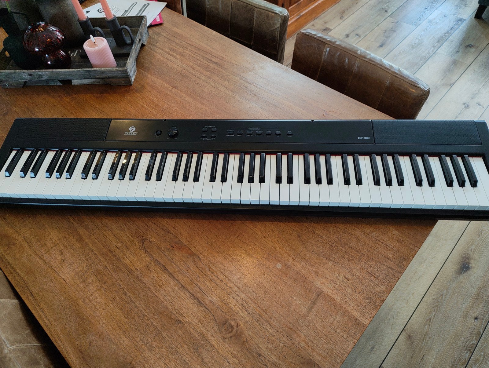 Keyboard Fazley FSP-200 met sustain pedal, Muziek en Instrumenten, Piano's, Ophalen, Zwart, Digitaal, Zo goed als nieuw