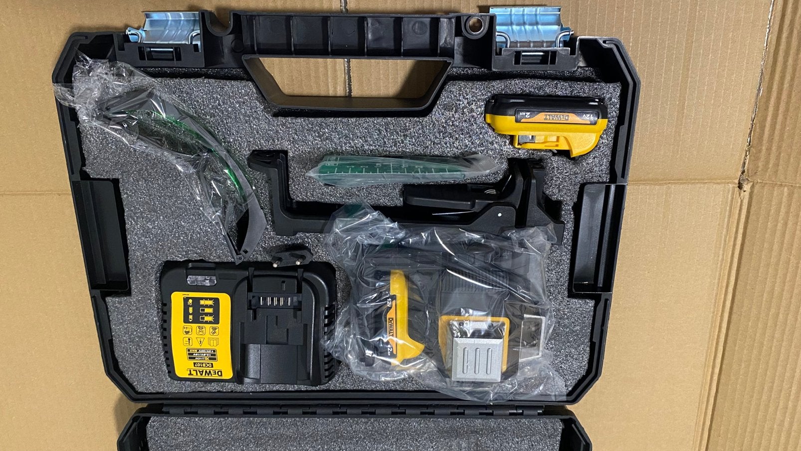 DeWalt Laserwaterpas met Koffer en Accu, Ophalen, Zo goed als nieuw, Licht