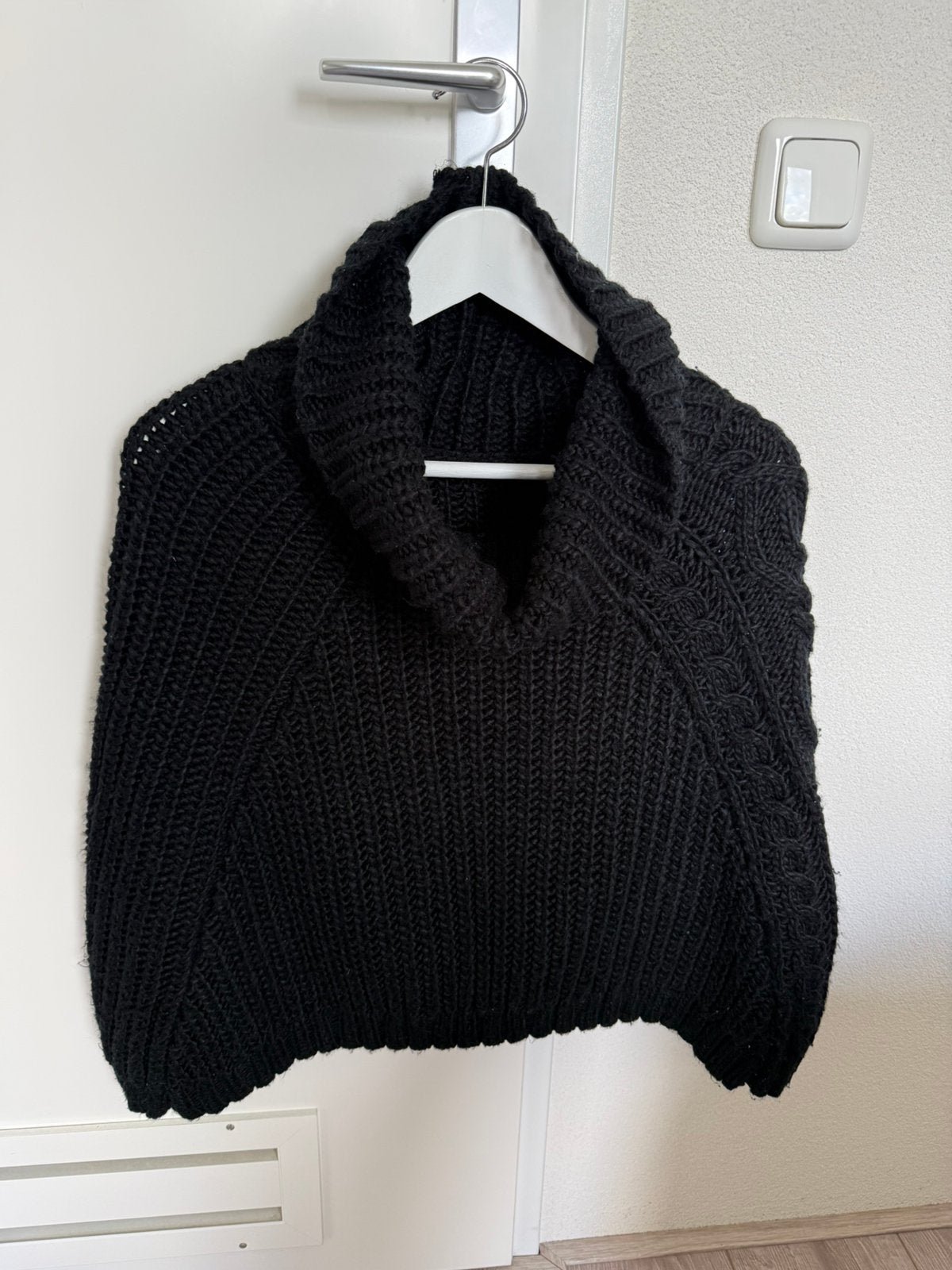 Poncho dames heerlijk warm, Kleding | Dames, Ophalen of Verzenden, Zo goed als nieuw, Zwart