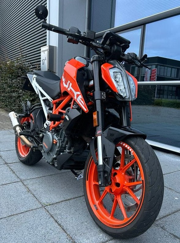 Ktm duke 390 te koop.13950 km factuur.Bj 2020.prijs verlaagd, 390 cc, Gebruikt, Particulier, Minimaal motorrijbewijs A2