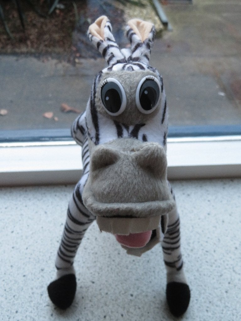 Zebra Zebrapaard merk Smile Toys meet ca 30 cm hoog, Ophalen of Verzenden, Zo goed als nieuw, Paard, Met label
