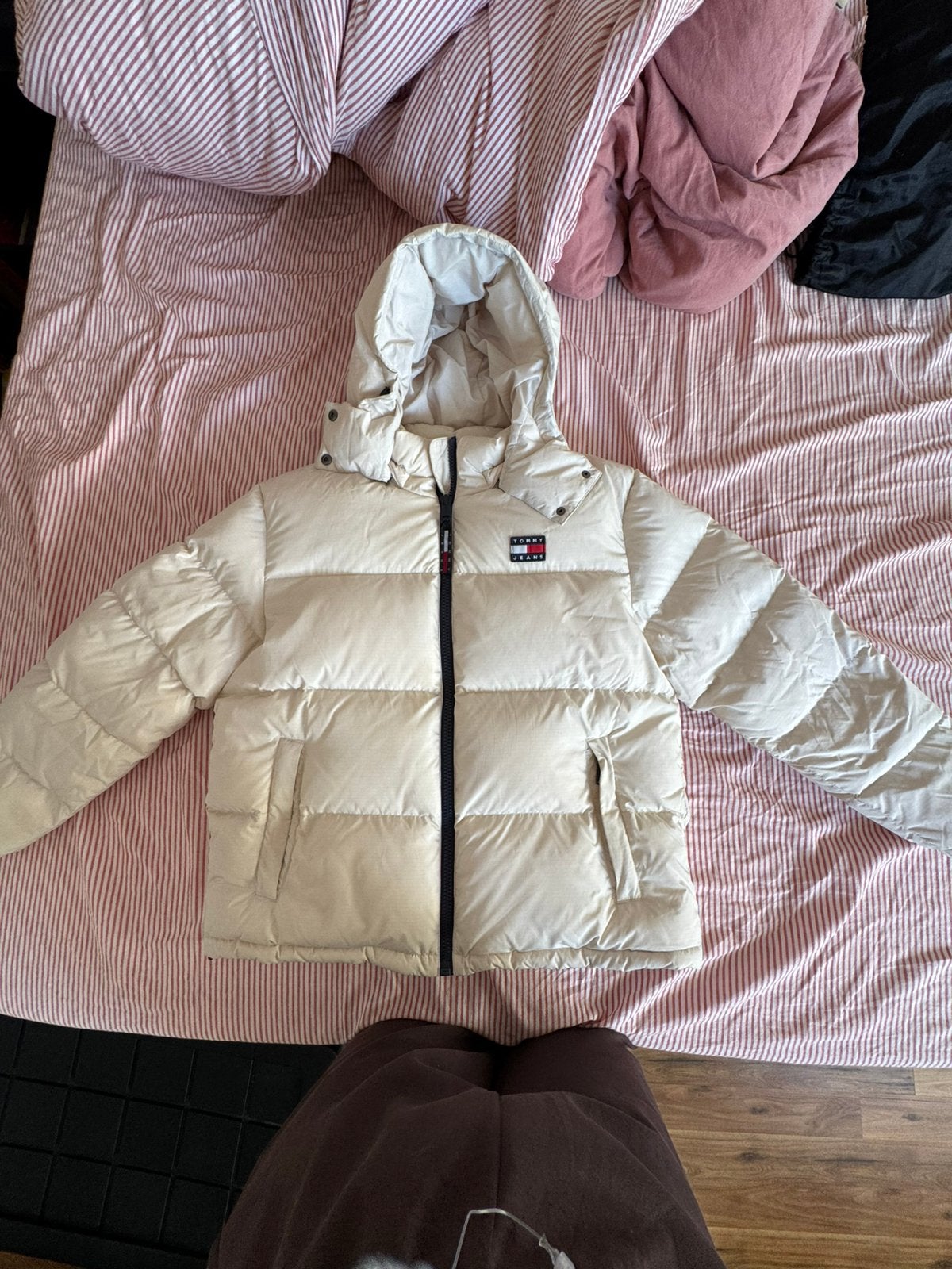Tommy Jeans Alaska puffer wit, Ophalen of Verzenden, Zo goed als nieuw, Maat 42/44 (L), Wit