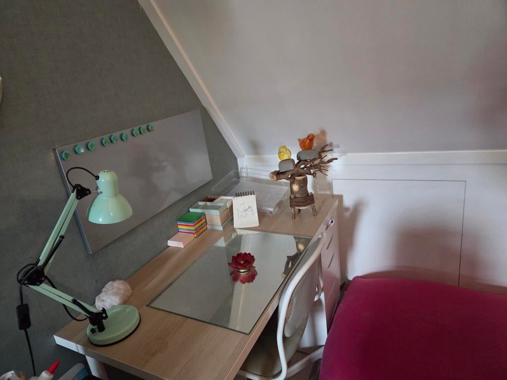 Mooi ikea bureau, ( plus stoel) ️, Ophalen of Verzenden, Zo goed als nieuw