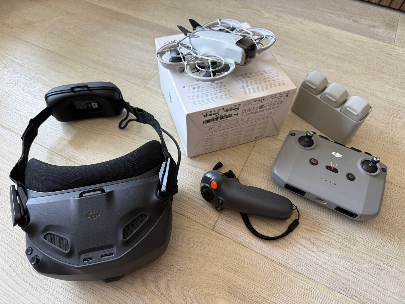 DJI Neo Fly more combo + Goggles N3 en motion controller, Audio, Tv en Foto, Drones, Zo goed als nieuw, Ophalen of Verzenden