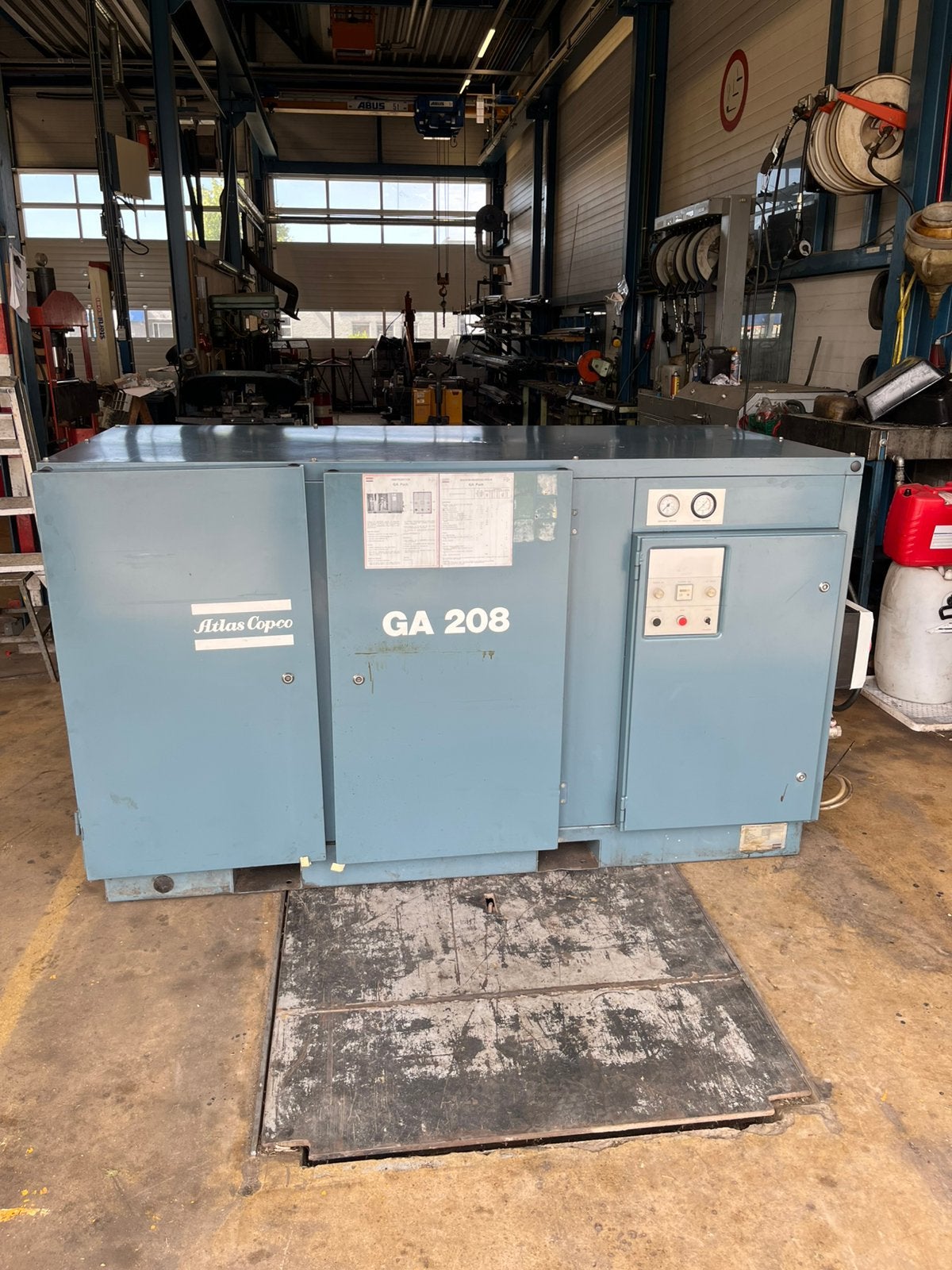 Compressor atlas copco ga208, 100 liter of meer, Ophalen, Zo goed als nieuw