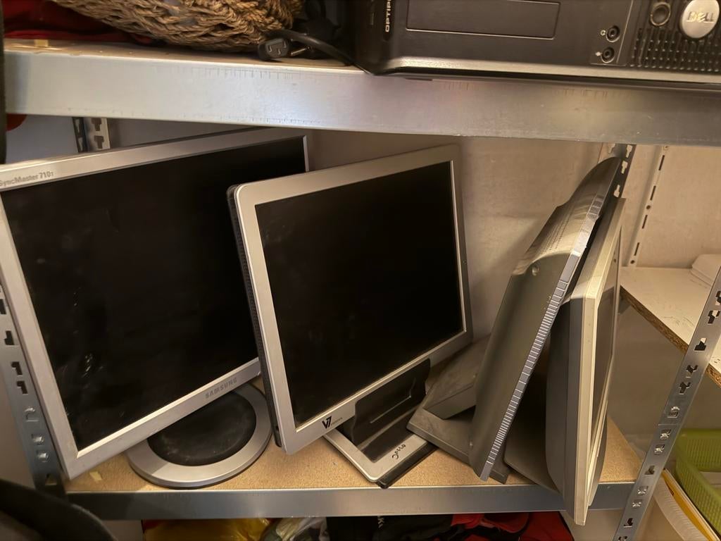Diverse computerschermen en monitoren, Computers en Software, Monitoren, Ophalen of Verzenden, Zo goed als nieuw, Onbekend, Overige resoluties