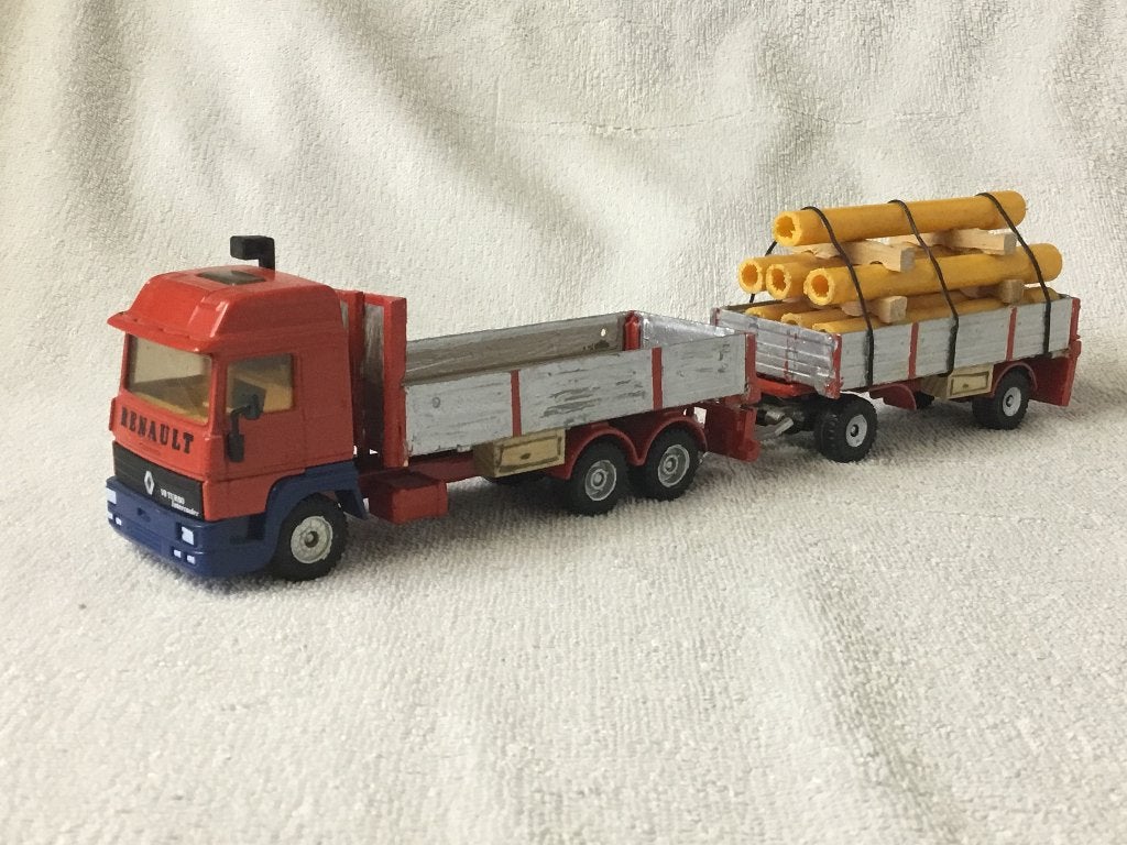 Renault vrachtwagen met aanhanger met ladingen, Ophalen of Verzenden, Zo goed als nieuw, Bus of Vrachtwagen