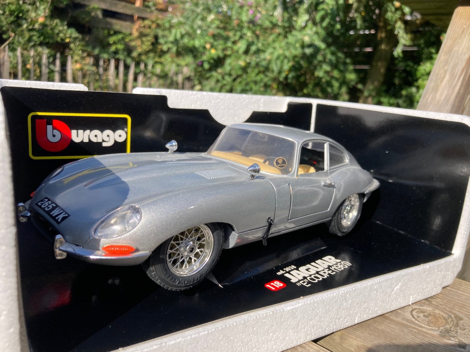 Burago jaguar e-type 1/18, Ophalen, Zo goed als nieuw, Bburago