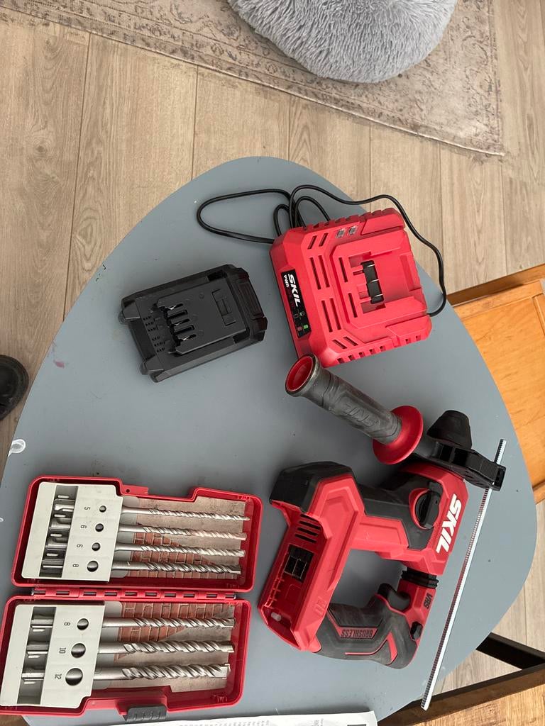 Nieuw! Skill accu klopboormachine met accu, lader en boorset, Doe-het-zelf en Verbouw, Gereedschap | Boormachines, Ophalen, Zo goed als nieuw