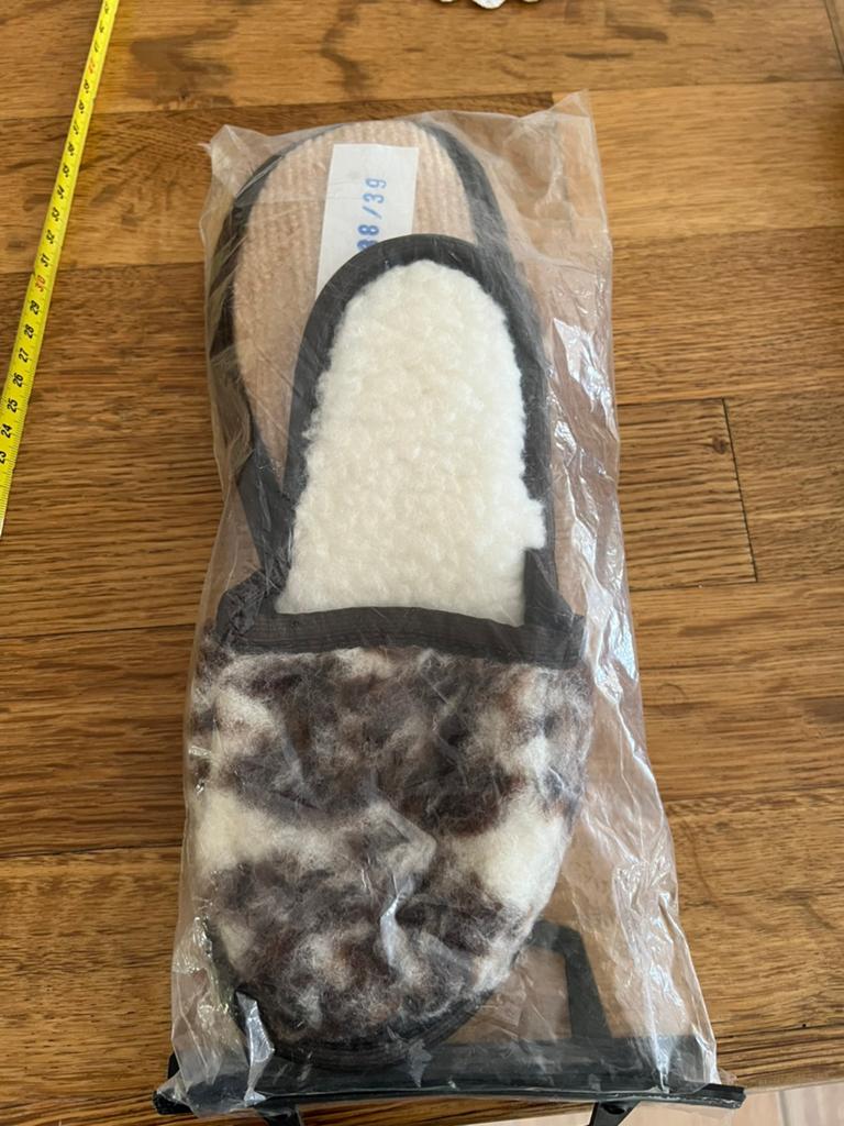 Echt 100% wollen pantoffels 38/39 nieuw, Ophalen of Verzenden, Nieuw, Pantoffels of Sloffen