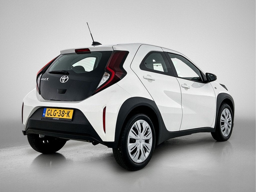 Toyota Aygo X 1.0 VVT-i S-CVT Play | Automaat | Carplay | Ai, 12 maanden, Stof, Gebruikt, 4 stoelen