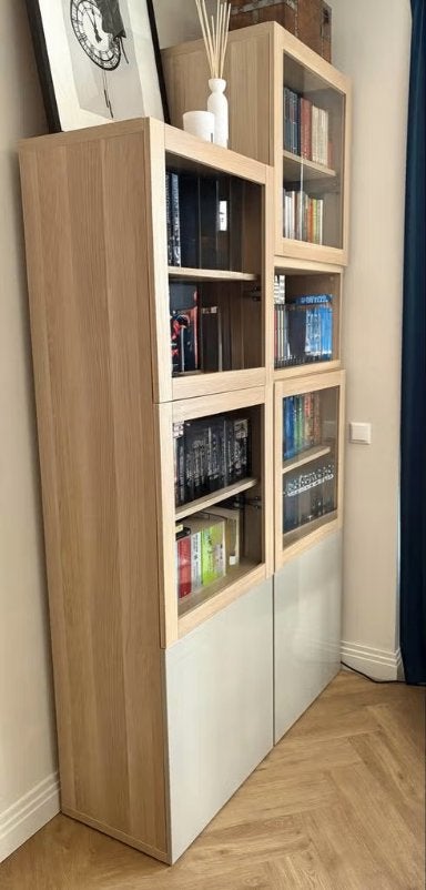IKEA BESTÅ kast / vitrinekast – eikenlook met glasdeuren, Ophalen, Met deur(en), Glas, 100 tot 150 cm