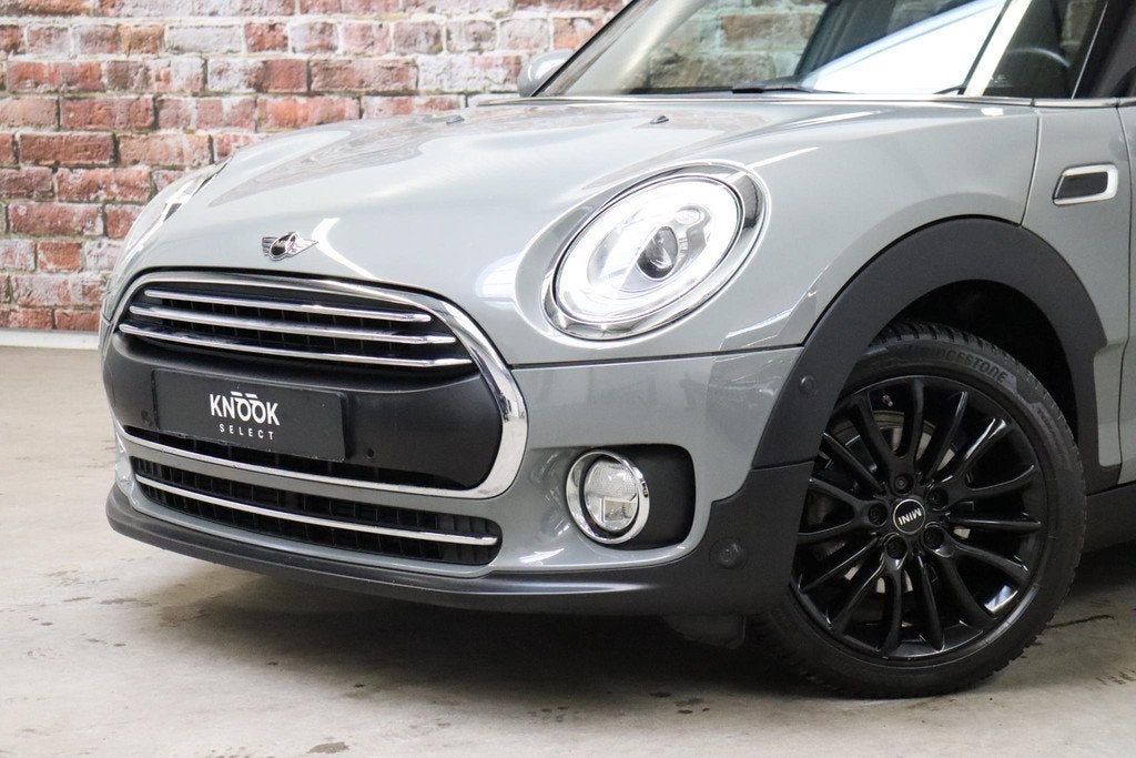 MINI Clubman One Salt Business / Navigatie / LED / Climate C, Stof, Handgeschakeld, 19 km/l, 3 cilinders