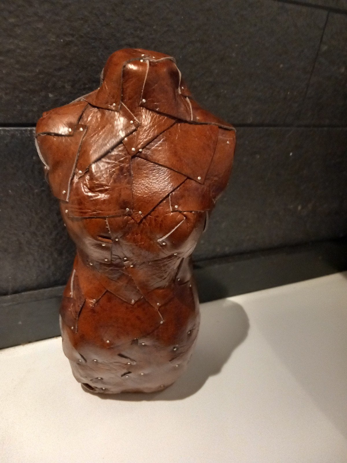 Hergebruikte torso, bekleed met leren lapjes, Minder dan 20 cm, Buste, Ophalen of Verzenden, Handgemaakt