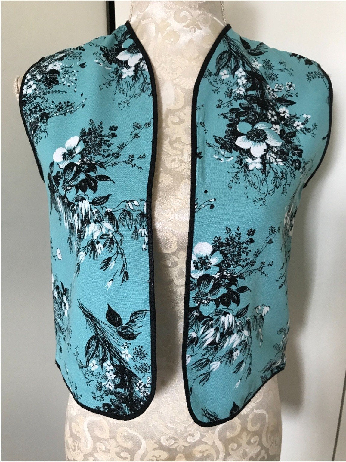 Turquoise Gevoerde Bolero, Ophalen of Verzenden, Zo goed als nieuw, Maat 36 (S), Blauw