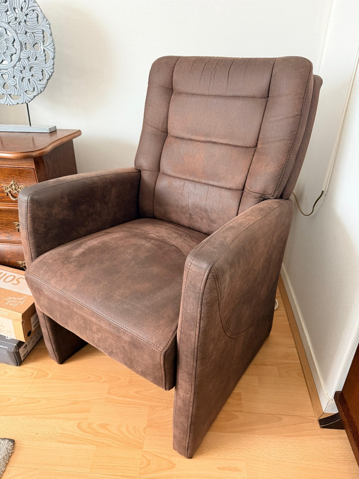 2 Bruine stoelen met handvat, zonder wieltjes, Huis en Inrichting, Ophalen, Gebruikt, Twee, Bruin