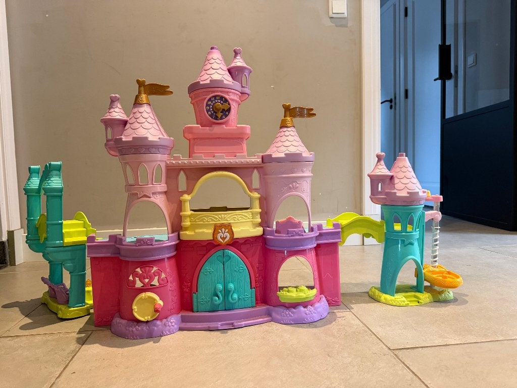 VTech Vrolijke Vriendjes Magisch Koninkrijk Droomkasteel, Ophalen, Zo goed als nieuw, Met licht