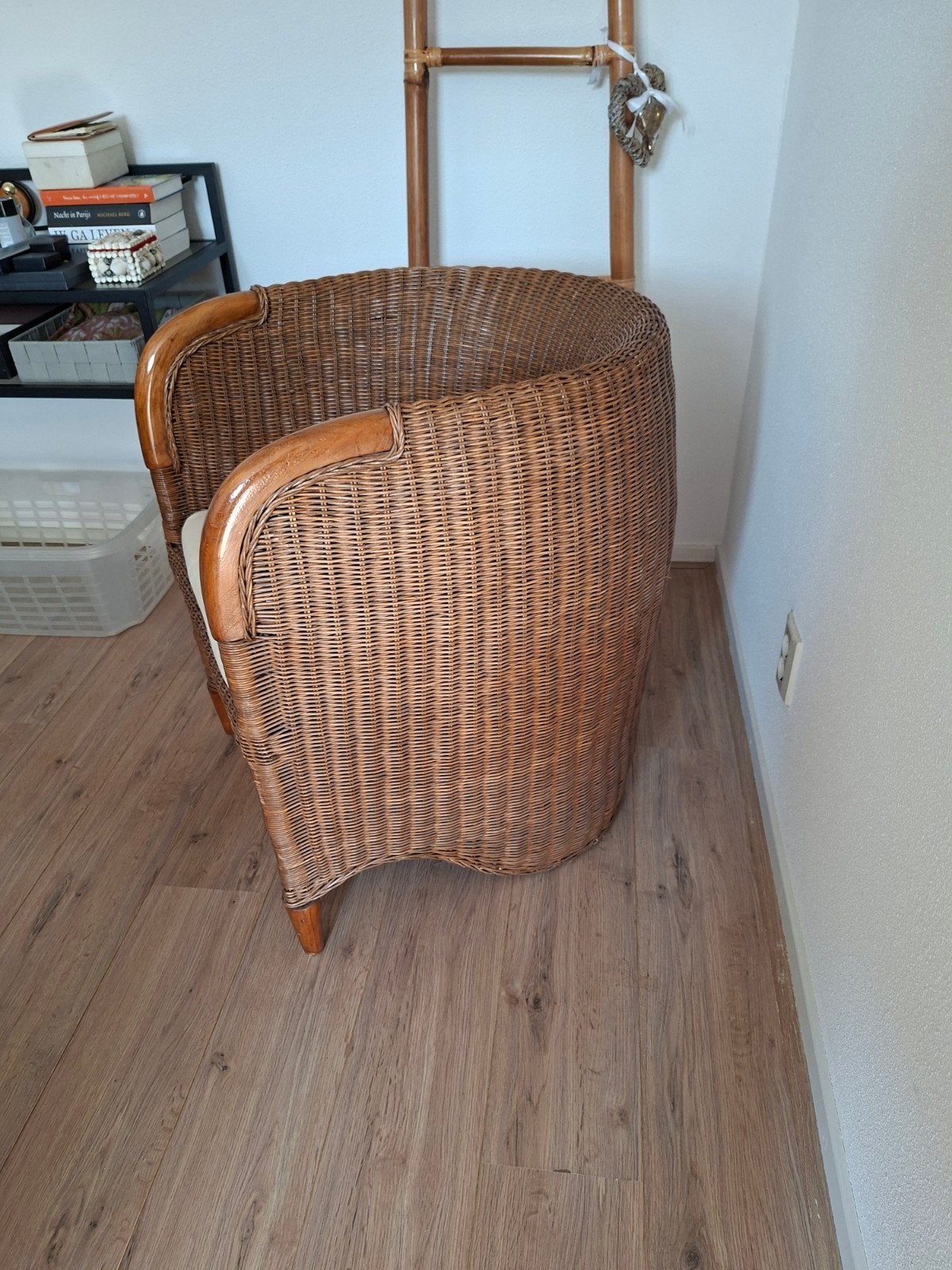 Rotan fauteuil met lade en kussen, Ophalen, Gebruikt, Bruin, Riet of Rotan