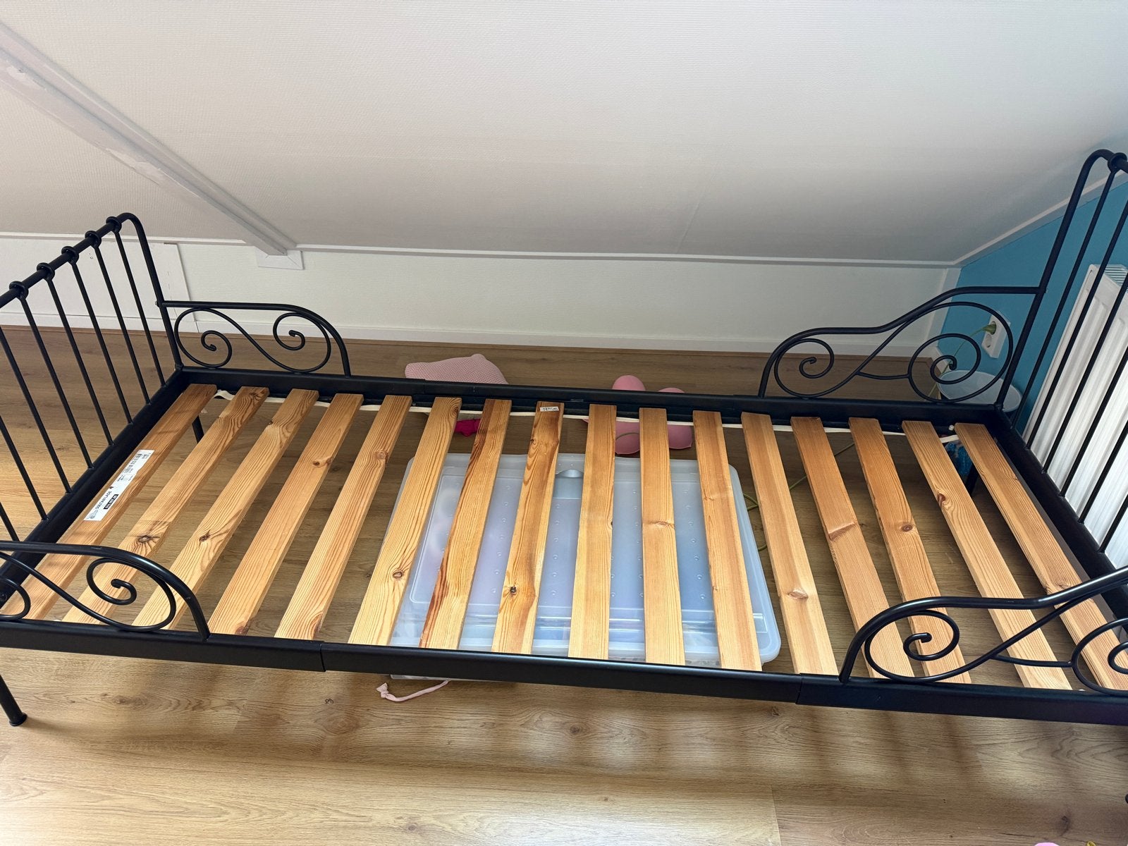 Zwart metalen meegroeibed met lattenbodem, Ophalen, Eenpersoons, Zwart, 190 cm of minder