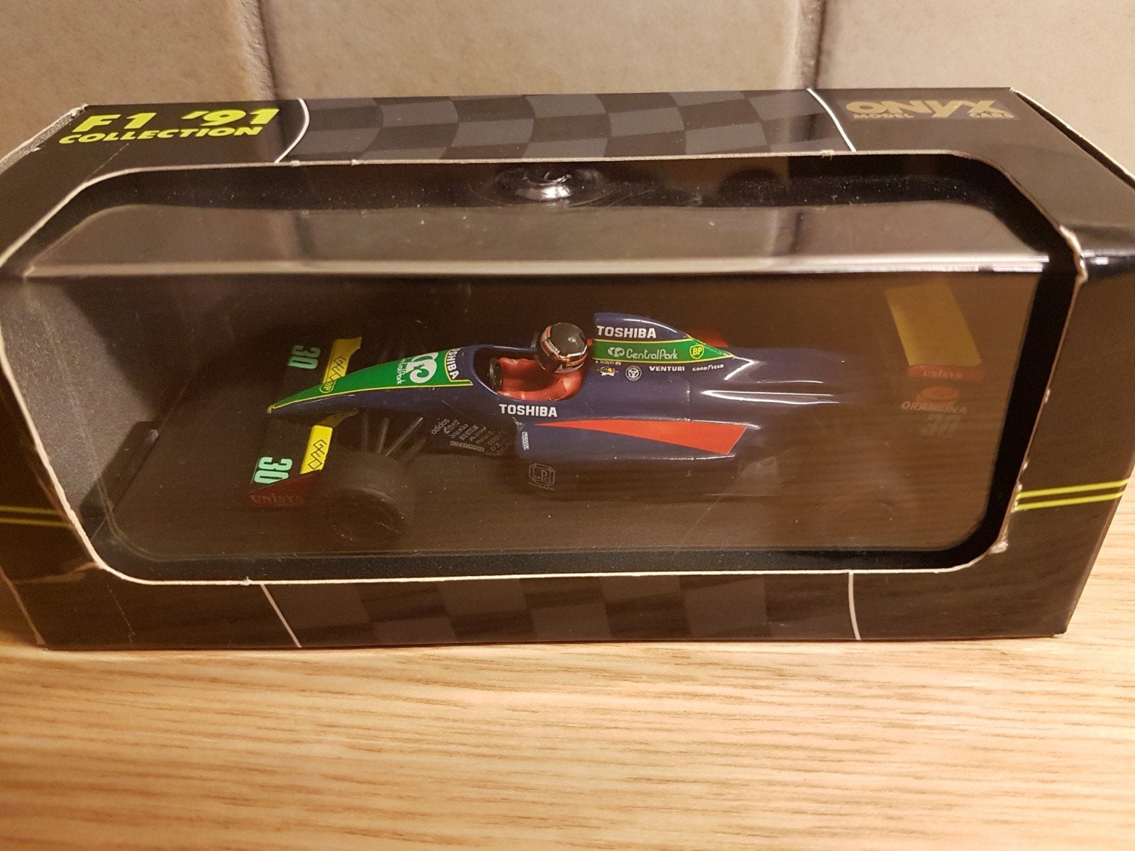 F1 larrousse ford 091 Eric bernard 1991, Hobby en Vrije tijd, Modelauto's | 1:43, Ophalen of Verzenden, Zo goed als nieuw, Auto