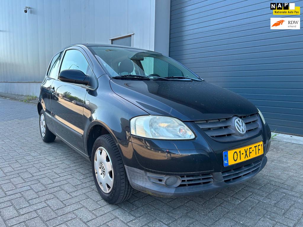 Volkswagen Fox 1.2i Trendline STUURBEKR NAP APK, Voorwielaandrijving, Stof, 4 stoelen, Origineel Nederlands