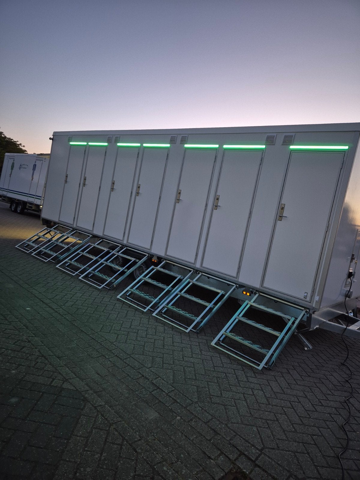14-persoons toiletwagen Te huur, Hobby en Vrije tijd, Ophalen of Verzenden, Overige