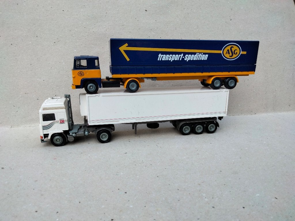 tekno / conrad = scania -volvo truck models, Hobby en Vrije tijd, Modelauto's | 1:50, Ophalen of Verzenden, Gebruikt, Bus of Vrachtwagen