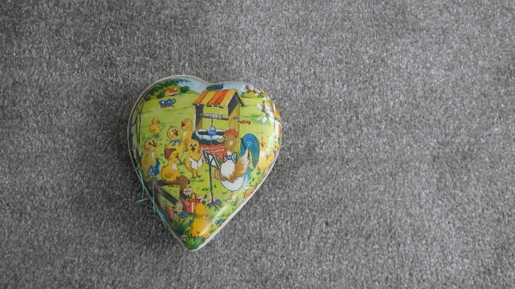 bijzondere vintage paascontainer van papier, Diversen, Ophalen of Verzenden, Gebruikt