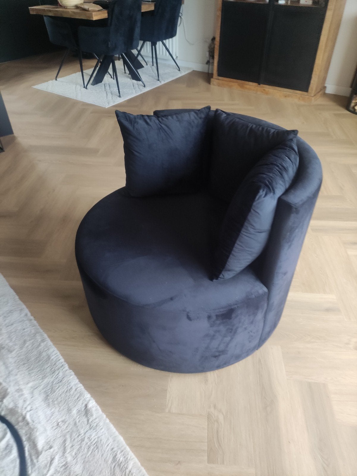 Luxe Zwarte Fluweel loveseat met kussens, Huis en Inrichting, Ophalen, Modern, Comfortabel, 75 tot 100 cm, Zo goed als nieuw