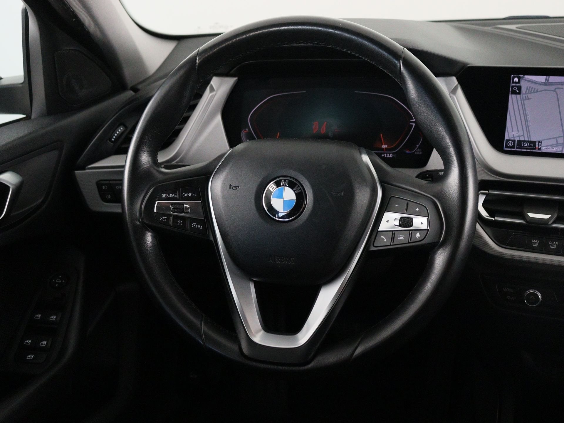 BMW 1 Serie 118i Business Edition (bj 2022, automaat), Auto's, 136 pk, Gebruikt, Met garantie (alle), Leder en Stof