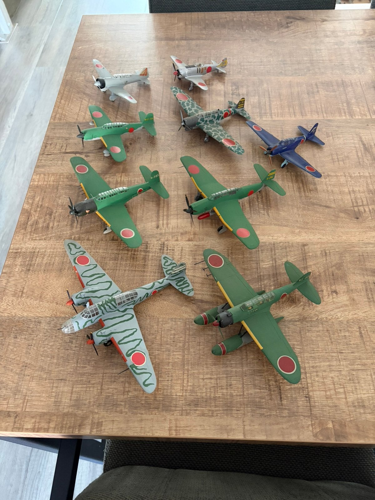 9 stuks Japanse vliegtuigen., Overige merken, 1:72 tot 1:144, Ophalen of Verzenden, Zo goed als nieuw