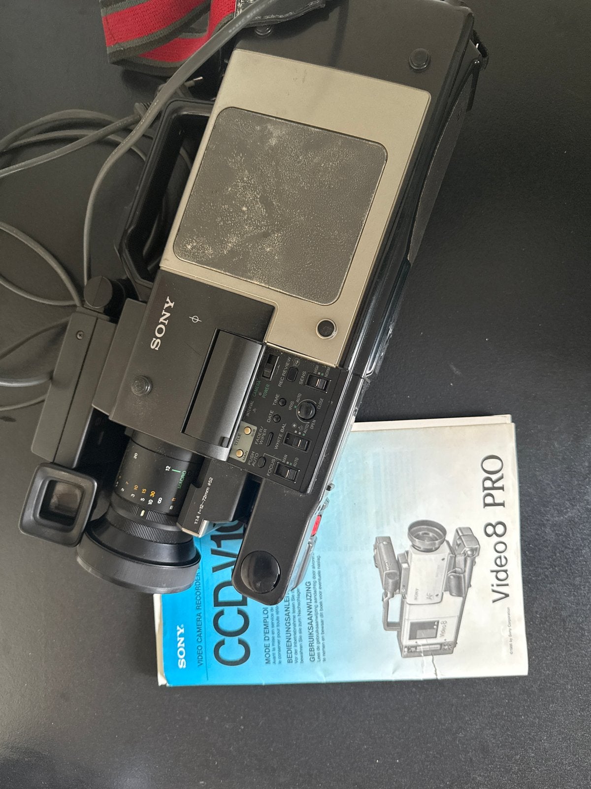 Sony Video 8 PRO CCD-V100E filmcamera met handleiding, Audio, Tv en Foto, Ophalen of Verzenden, 8mm, Camera