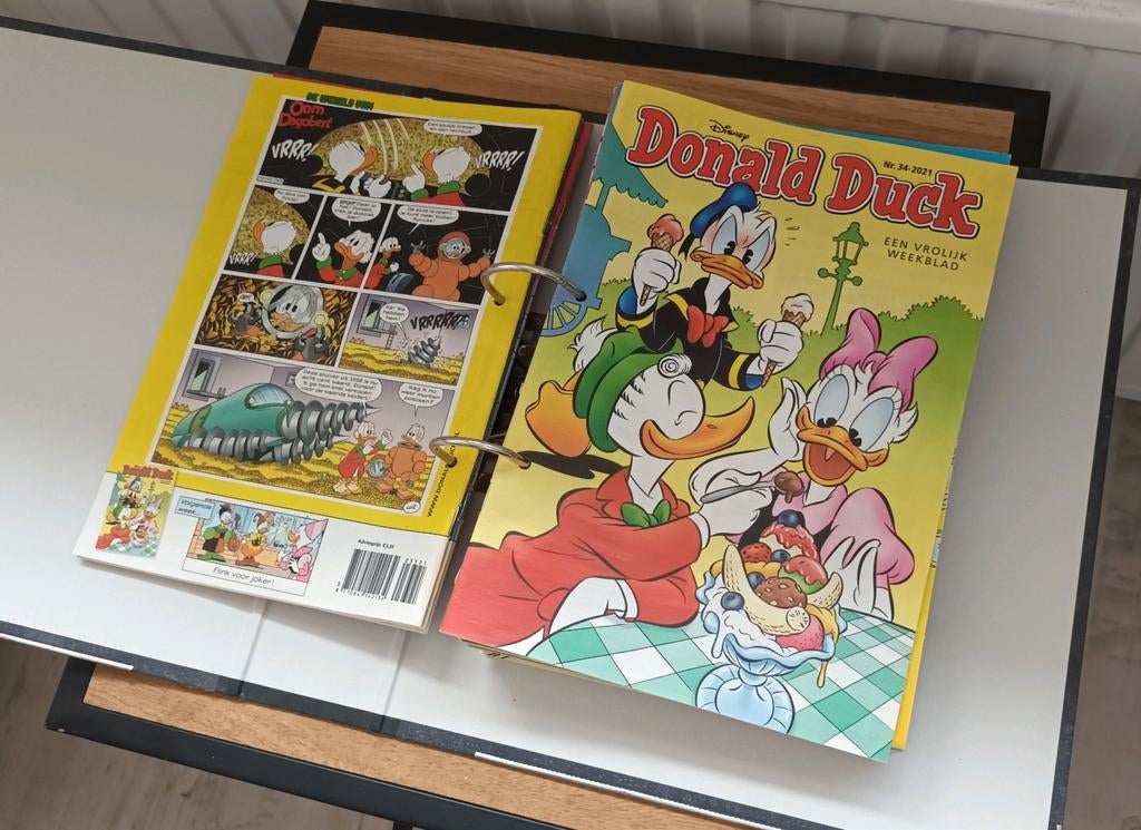 Dikke map Donald Duck Weekbladen uit 2021!, Donald Duck / Disney, Europa, Ophalen of Verzenden, Zo goed als nieuw