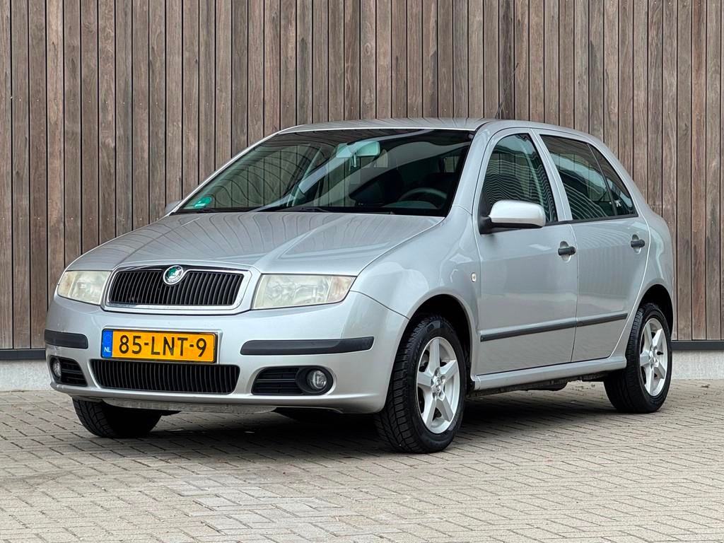 Skoda Fabia 1.4-16V Ambiente |Automaat|Airco|, Auto's, Skoda, Gebruikt, 4 cilinders, 1070 kg, 49 €/maand