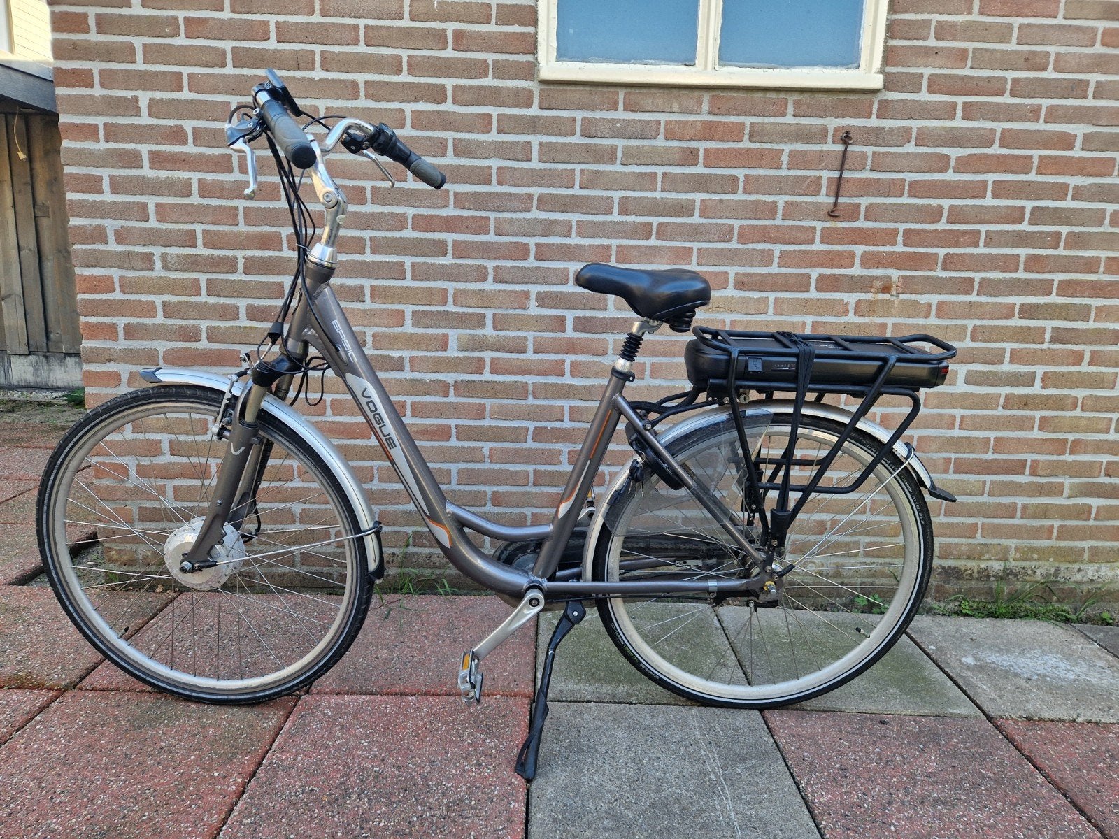 ELEKTRISCHE FIETS VOGUE BASIC( ANTILEK BANDEN), 51 tot 55 cm, Ophalen, Zo goed als nieuw, Overige merken