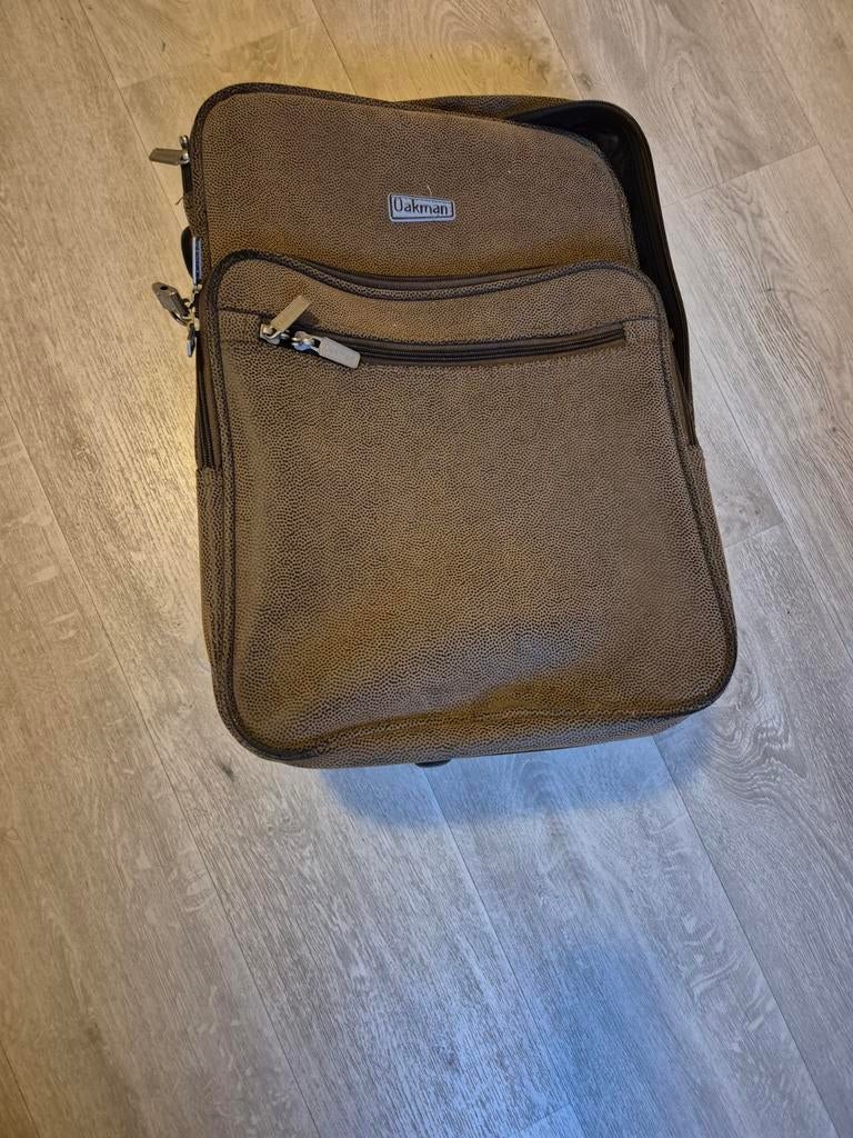 Handbagage koffertje - rits gerepareerd met ty-rap, Wieltjes, Gebruikt, 20 tot 30 cm, Bruin