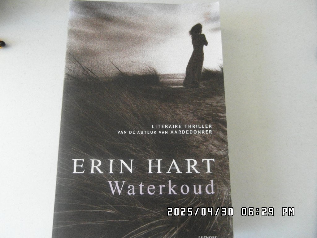Waterkoud,  Erin Hart, Ophalen of Verzenden, Zo goed als nieuw